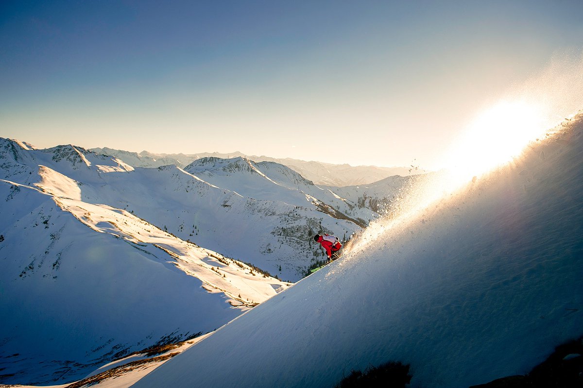 Seid's bereit?
Who's ready for this? 😍🎿
#saalbach #homeoflässig
📷 <a href="/AdamKlingeteg/">Adam Klingeteg</a>