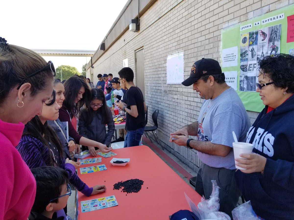 adamslaoshi's tweet photo. Fall Festival @SISMagnet https://t.co/nRv8tl5ql8
