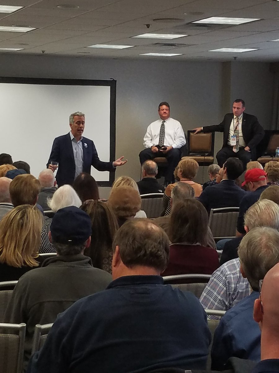 AM560TheAnswer's tweet photo. .@WalshFreedom addresses the troops. #FreedomSummit2017 https://t.co/XA00iyX3Me