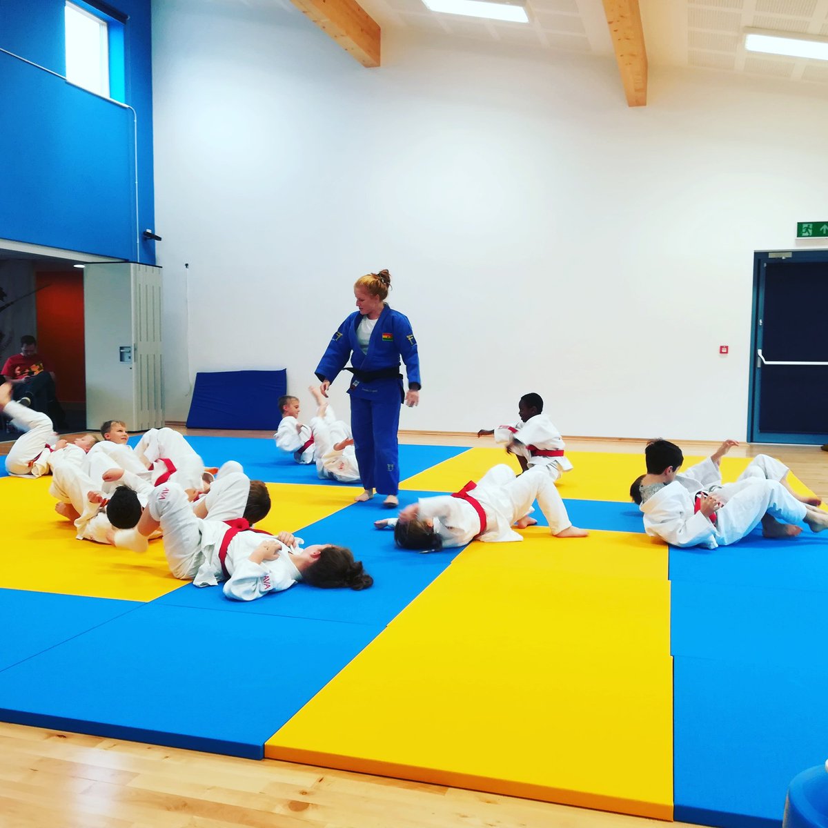 SJ_JUDO's tweet photo. Our wonderful children rocked it today with some awesome ground work. #Judo #SJJudo #Longstanton #Cambridge #GetActive #ThrowYourSelfIntoJudo https://t.co/Mwe0Kcgf1J
