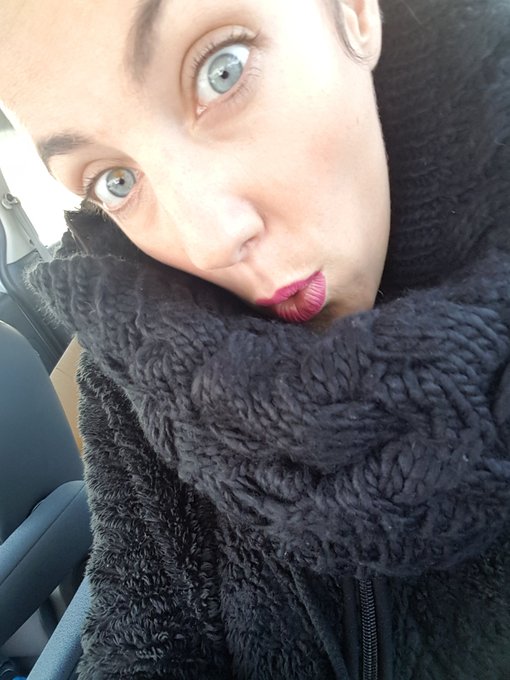 I see you dear ! Kiss you ! 😊 https://t.co/zcomd95DPy