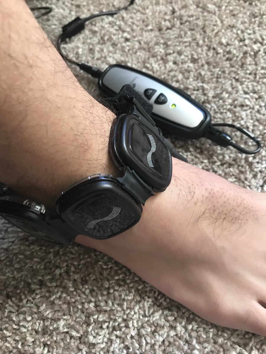LumiWave's tweet photo. Ankle injuries are no fun. Let LumiWave help! https://t.co/4YKZgBtPan