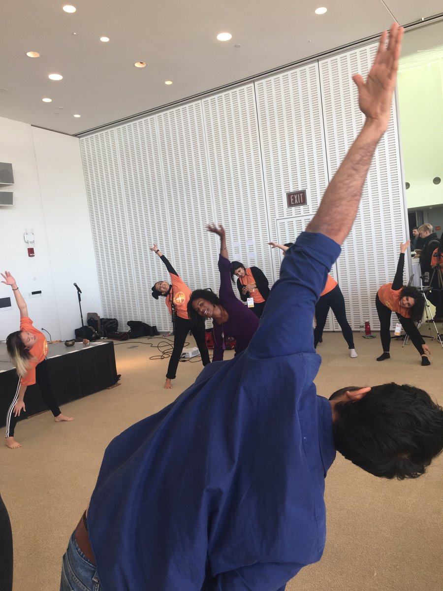 MITHackingArts's tweet image. Afro yoga time! Join us!! #hackingarts2017