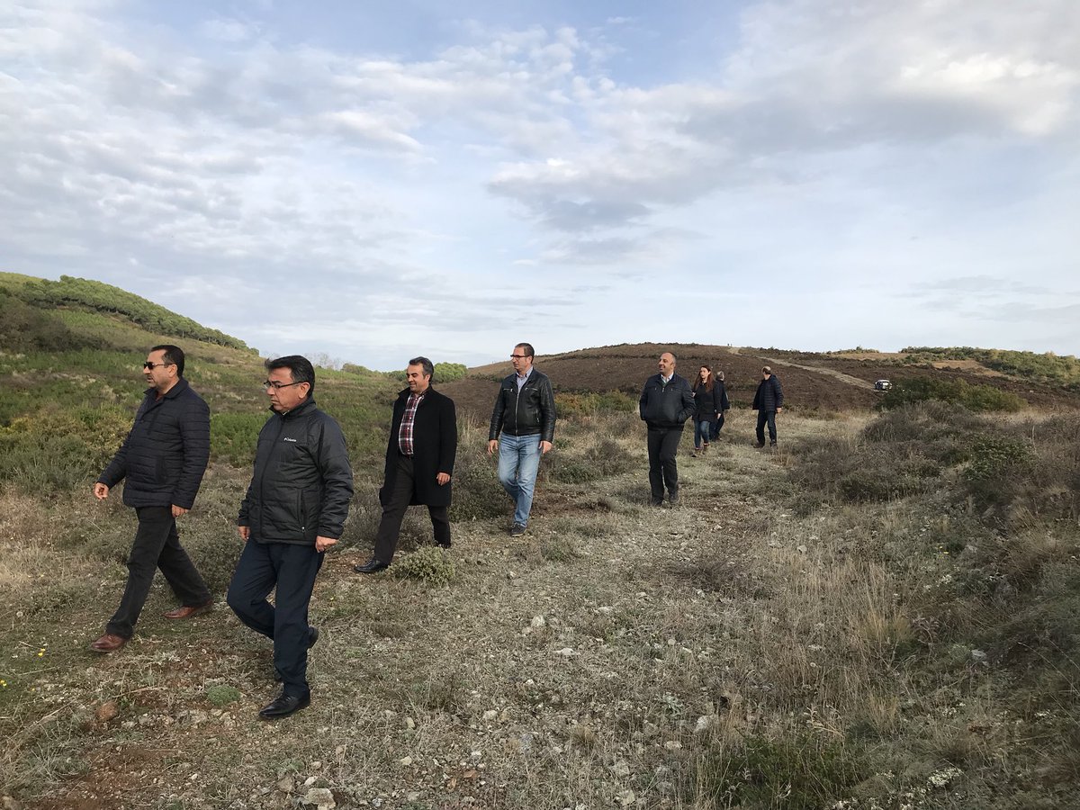 Ağaçlandırma Çalışmalarımızı Denetledik!

<a href="/BursaOrmanIM/">Bursa Orman İşletme</a> ‘nün 2017 yılı ağaçlandırma programı kapsamında
İznik, Kestel ve Mudanya’daki sahalarda arazi hazırlığı tamamlanmak üzere olan 187 hektar alana Fıstıkçamı başta olmak üzere gelir getirici türler ağırlıklı dikim yapılacak.