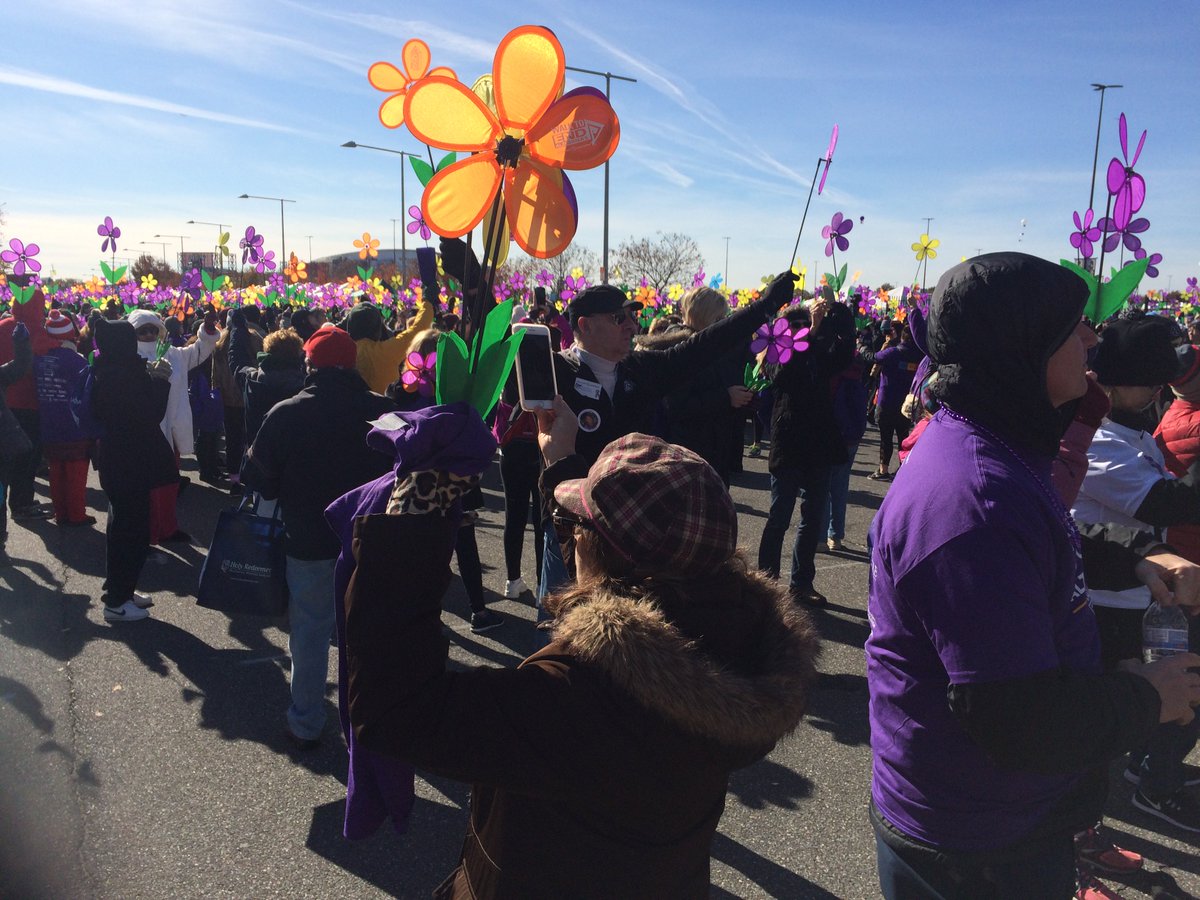 jackiethejoyful's tweet photo. Thank you Philly for being the largest Walk for Alzheimer’s in the nation. One day we’ll add the white flower to our garden. #walk2endalz #ENDALZ #aadvc https://t.co/XDFj6yR6HY
