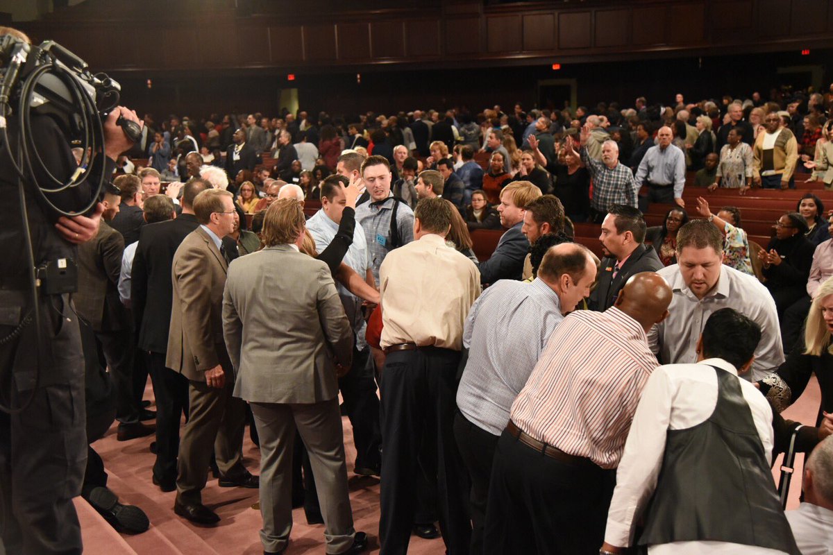 CopelandNetwork's tweet photo. Everyone in the service is having hands laid on them as they walk through the Holy Ghost fire tunnel. Join your faith and watch live at https://t.co/R1F95vsKio! #DCVC17 https://t.co/2zeTu65QwR