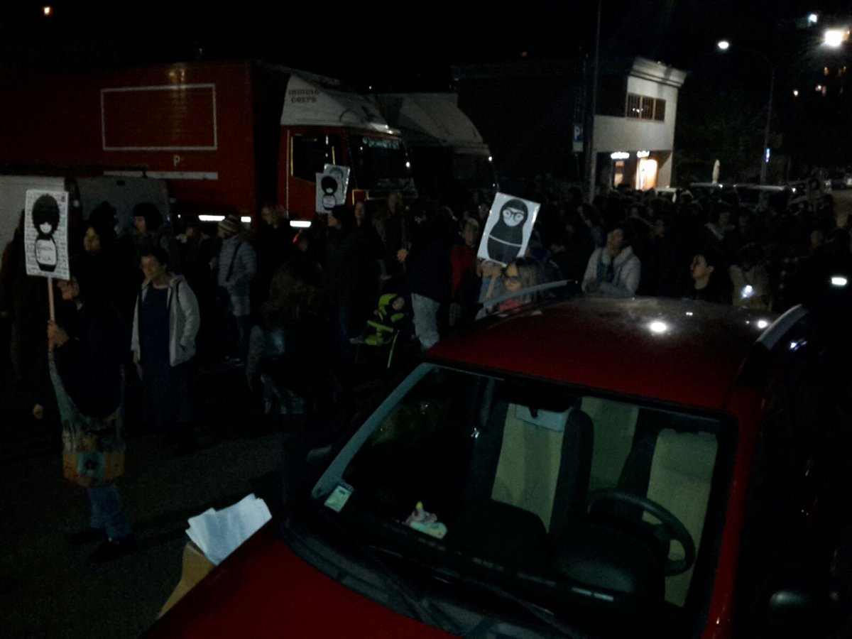 DinamoPress's tweet photo. Tante e tanti per le vie del Pigneto, luogo di movida a rinominarne le strade. Il femminismo si riprende la notte #verso25 N #wetoogether https://t.co/roLQPV6fAS