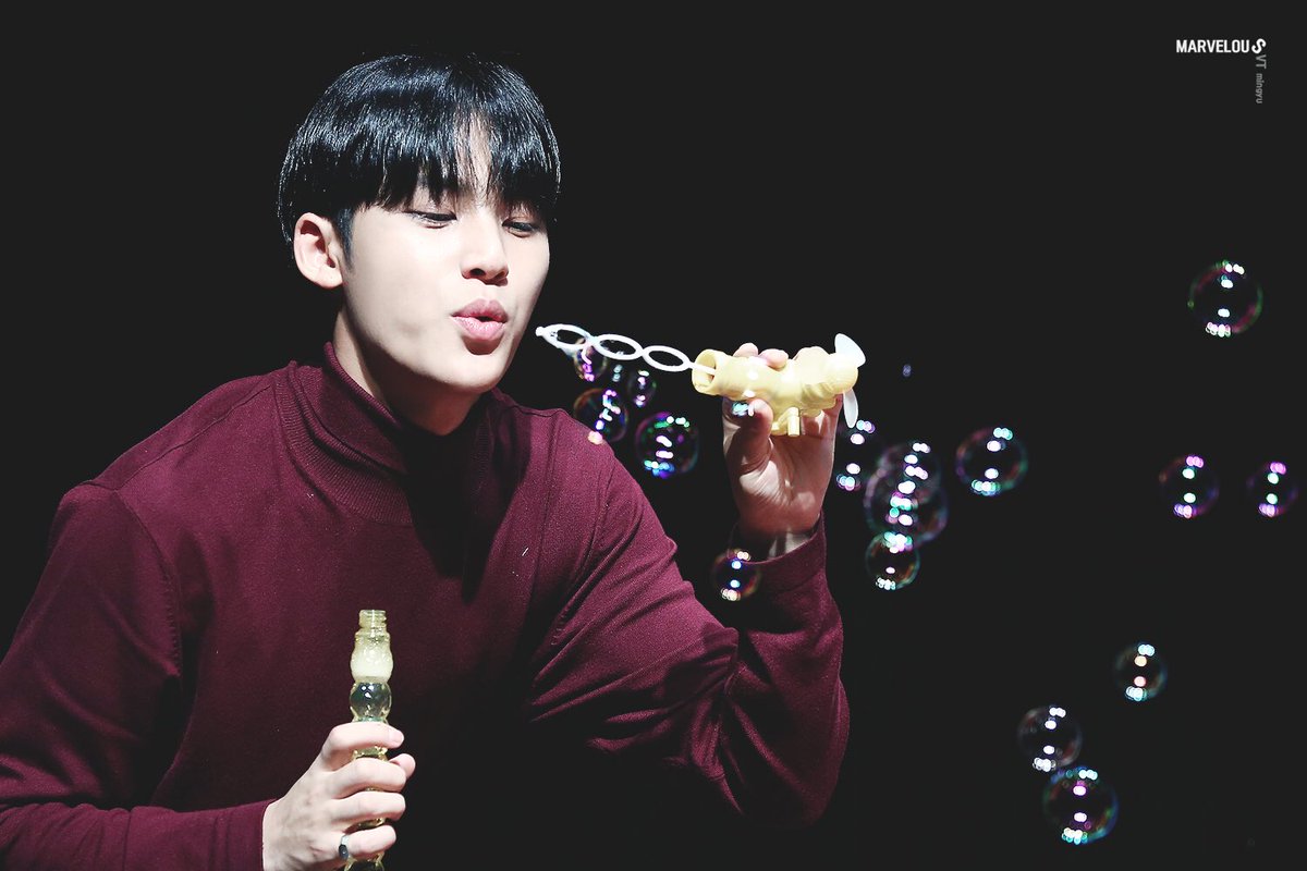 Marvelous_MG's tweet photo. 171111 @pledis_17 
#세븐틴 #민규 #박수
#SEVENTEEN #MINGYU #CLAP
🌸🌸🌸🌸🌸
알러뷰쏘-ㅁㅏ취🤣🤣( ͡° ͜ʖ ͡°)
I iove you so much 
👏🏻❣️❣️❣️❣️❣️사랑해 🙂🙃 https://t.co/hS6I3qeYee