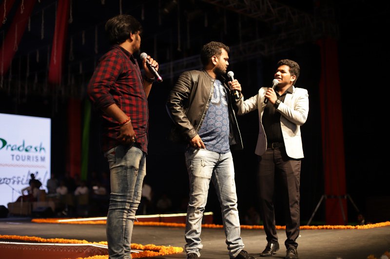 APCraftsMela's tweet photo. Day 3: Mesmerizing Performances at @APCraftsMela in Tirupati by Singer #Kalpana and Comedy skit by #Jabardast Team @Tourism_AP #APCraftsMela https://t.co/DBrJh75iie