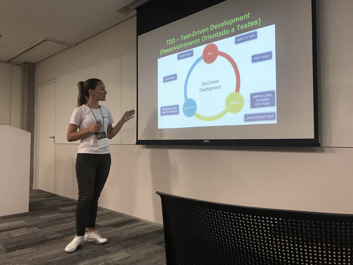 PHPWomenBR's tweet photo. Palestra sensacional da Camila do @luizalabs sobre qualidade end to end #WDSTalks https://t.co/17vVKqHq3i