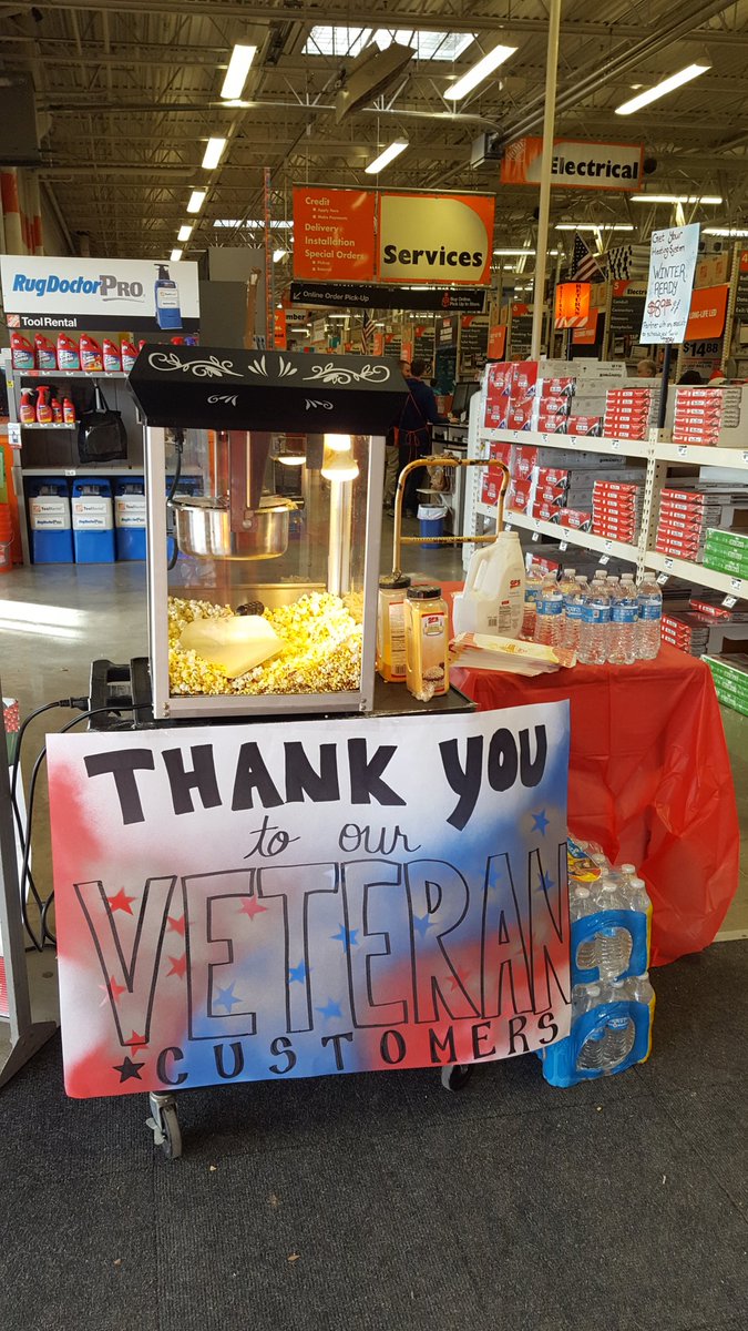 thddebthompson's tweet photo. Veteran's Day at #3885! Grilling, cooking and popping! Thanks to all vets! https://t.co/RcWt2OB5vi