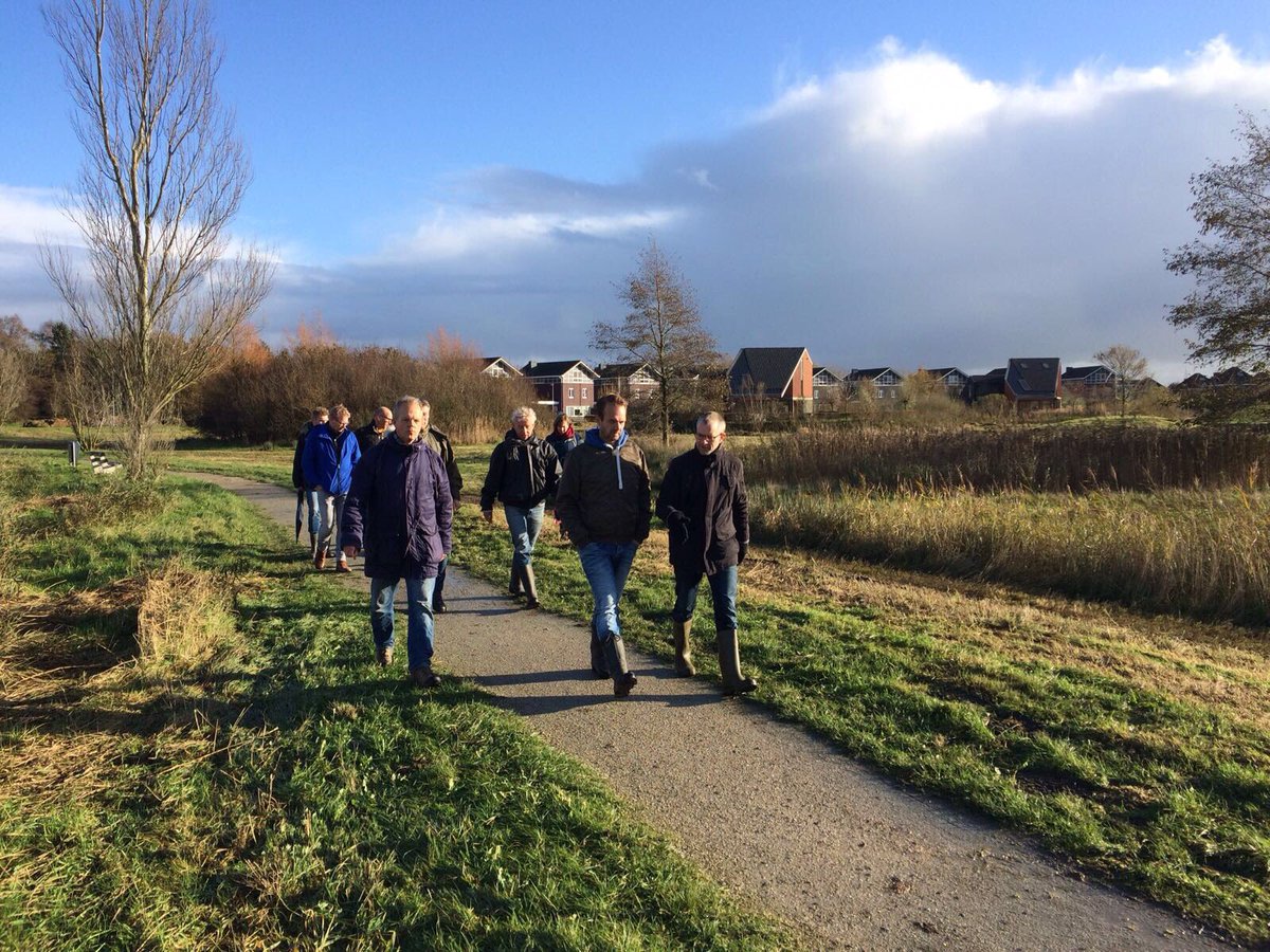 diepbak's tweet photo. Bijzondere en unieke tocht vanmiddag met raadsleden en medewerkers @gemeentezhorn en met initiatiefnemers voor en tegenstanders van een MTB-parcours door het Waterpark en Joh. Smitpark. Goede discussies gevoerd https://t.co/H6c6lC8FBF