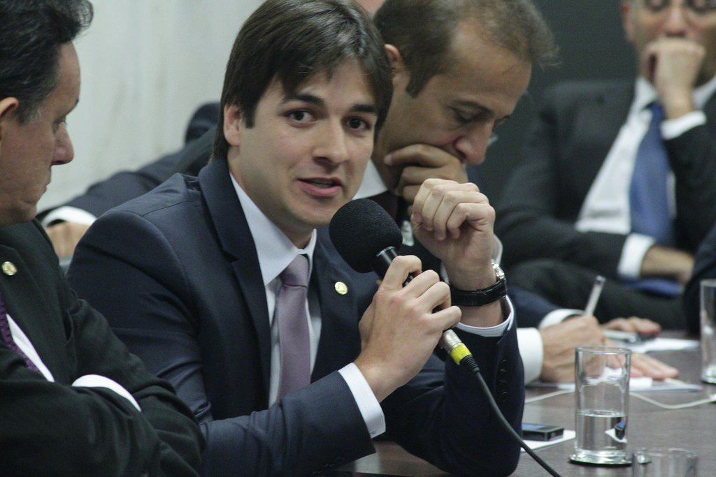 marconiferreira's tweet photo. A defesa de Pedro pela moralidade não é de agora https://t.co/ioTuc1L7VI https://t.co/Mjh9dRYeEN