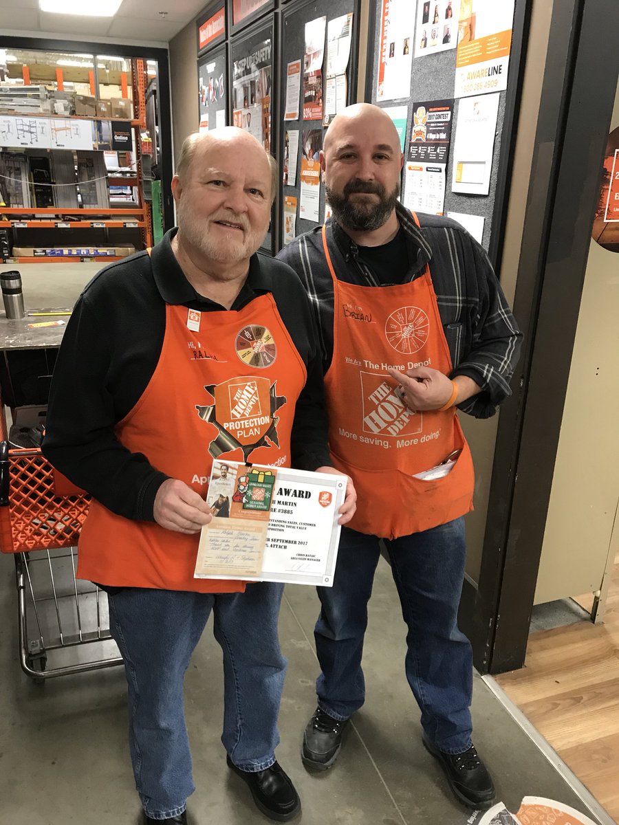 douglas_storm's tweet photo. Ralph receiving a regional HDPP and homer award...awesome job sir!! @AliciaHinkle @wendyrr7 @sours25 @Wayne3885 @wheeler_herb @HD3885Canal https://t.co/WM3JbpO6v1