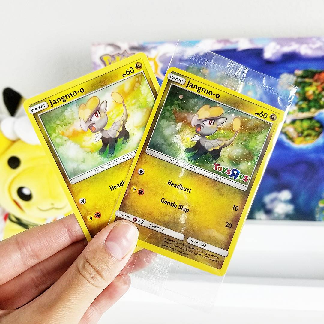 rocketsquadpkmn's tweet photo. Ooo #jangmoo is such a cutie! The holo #toysrus promo is very nice looking!!! #pokemon #crimsoninvasion https://t.co/IZqPFBOsy7