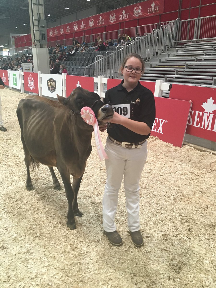 CarrieMdairy's tweet photo. Had a great time with Rowen in TO! Great experience fr her π#RAWF2017 #JerseyRAWF https://t.co/tMsUR1nj4P
