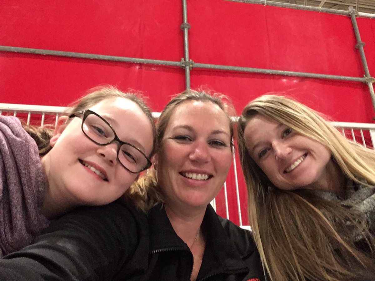 CarrieMdairy's tweet photo. Had a great time with Rowen in TO! Great experience fr her π#RAWF2017 #JerseyRAWF https://t.co/tMsUR1nj4P