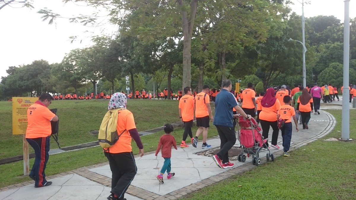SafeRoadMY's tweet photo. The race is on!
#RosRunMY https://t.co/A9PjE8QKdd