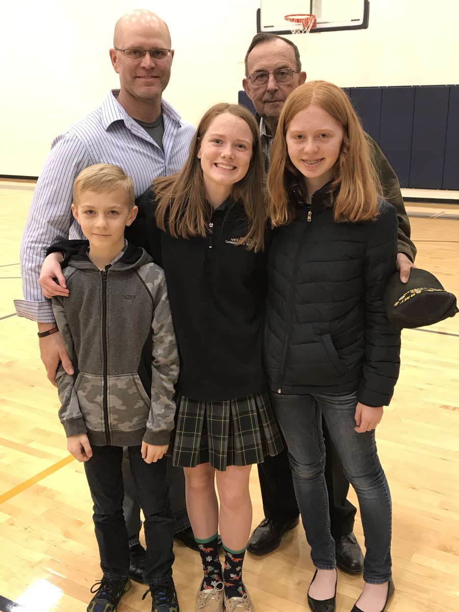 FMCHS_PRINCIPAL's tweet photo. Happy Veterans Day! Thank you for your service and sacrifice. #FMCHS assembly. #thankaveteran https://t.co/HyxjP4br8D