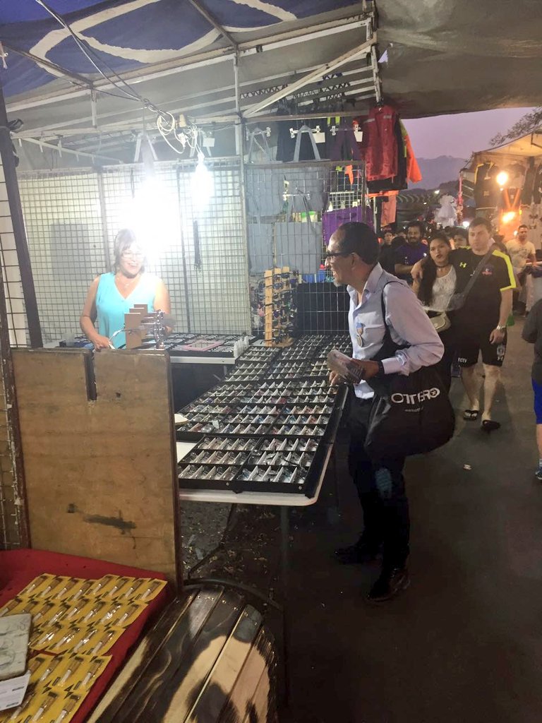 pablopadillarub's tweet photo. En el persa Zapadores compartiendo con los vecin@s del Distrito 9. #AGanarEl9 con #G58 y @RDemocratica por una #BancadaLaboral https://t.co/6IrD0Xb5DL