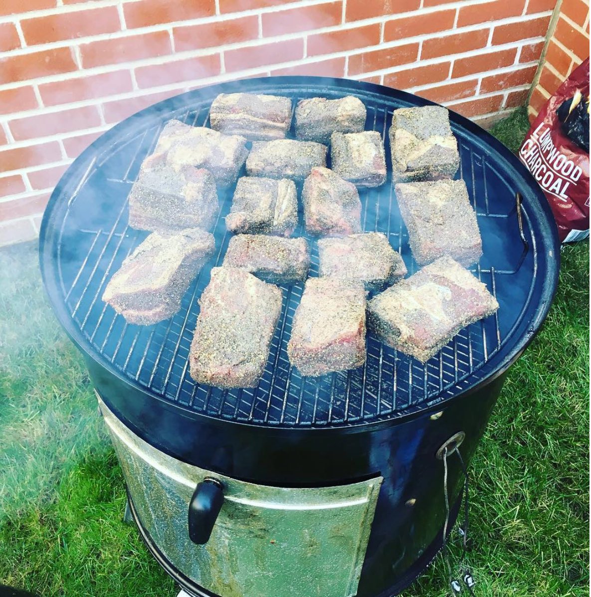 two_brew's tweet photo. Cherry smoked!!! #BonesNBrews #BBQ https://t.co/I96TlRM30A