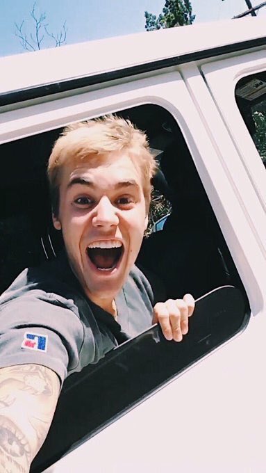 HumorPurposer's tweet image. -Qual é o nome da sua mãe? 
-Pra você é sogra

#EMABiggestFansJustinBieber