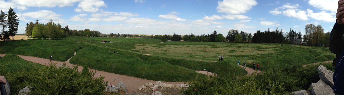 maddisoncroshaw's tweet photo. To those who made the ultimate sacrifice. #LestWeForget #CanadianBattlefields https://t.co/AVfAuHYlai