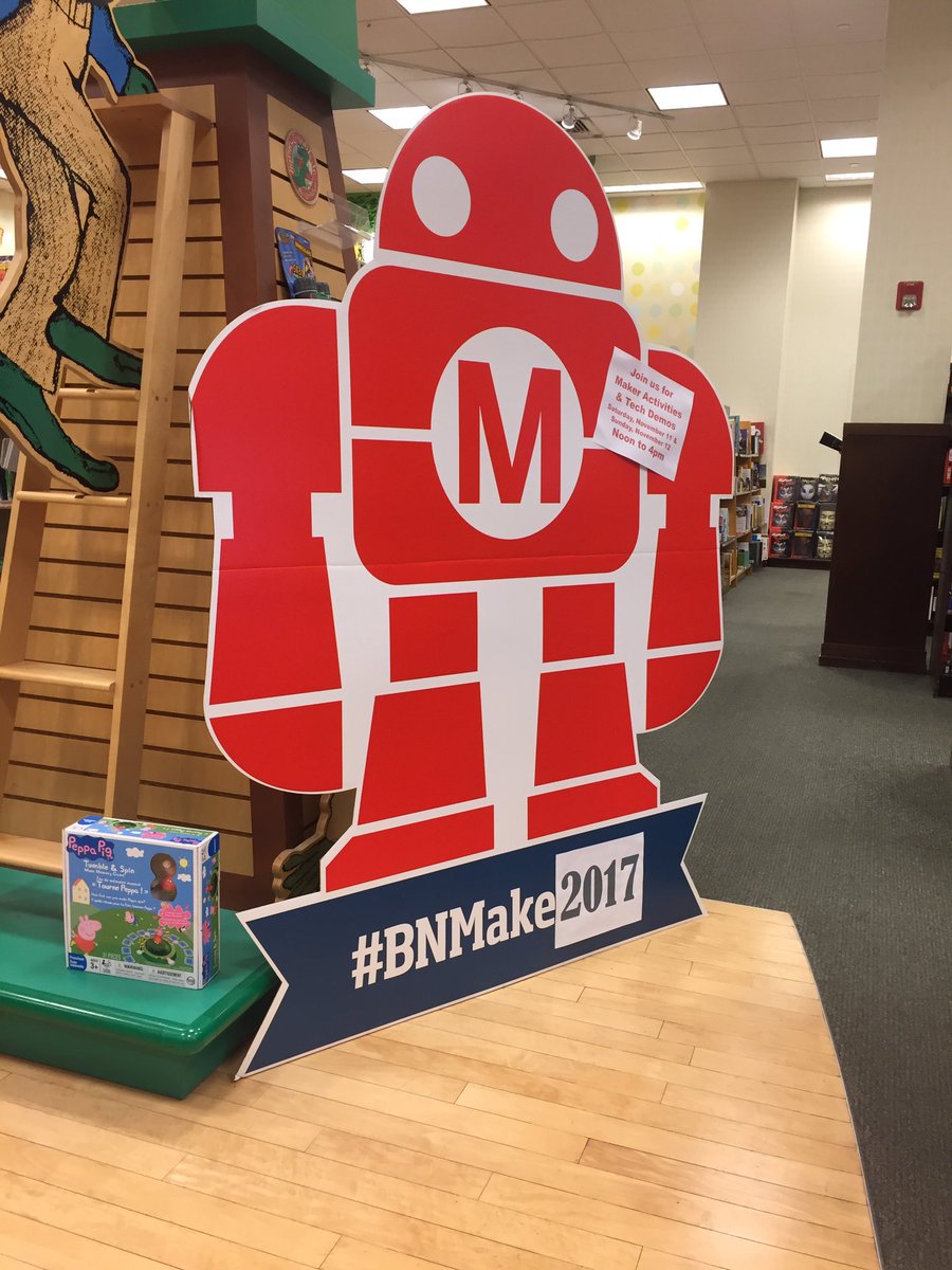 TechieMrElliott's tweet photo. We're enjoying our time @BNBuzz #BNMake2017 showing off @LEGO_Education WeDo 2.0 kits and checking out their brand new Lego Boost sets! https://t.co/GOzoErMD1O
