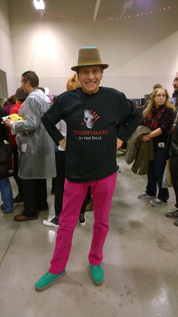 Having a GREAT day <a href="/frightmarefalls/">FrightmareInTheFalls</a> &amp; will B here till 6  11-4 Sun. C'mon over. Panel discussion tomorrow at 2:00