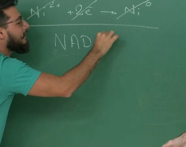 Perciana_'s tweet photo. #tamojuntonoenem 
O que vc fez nos rascunhos de exatas?

Eu: https://t.co/jcKRyOTJM4