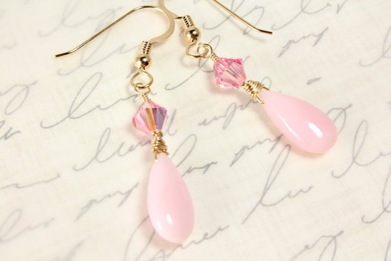 Crystal_Fantasy's tweet photo. Pink Peruvian Opal Earrings, https://t.co/k6Bq6vGoAl via @EtsySocial #etsymntt #NancysCrystalFantasy #pinkopal #Peruvianopal https://t.co/uEhM5VrS6W