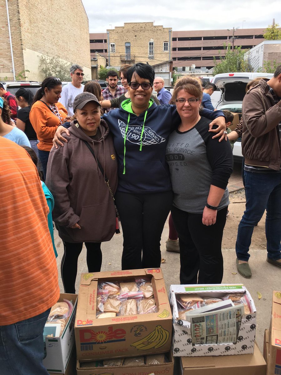 Georgetown_Jedi's tweet photo. Giving back to the community. Feeding the homeless. 
#1700 sandwiches made
@Fran_Quinn_ https://t.co/ywPXSgOBF9