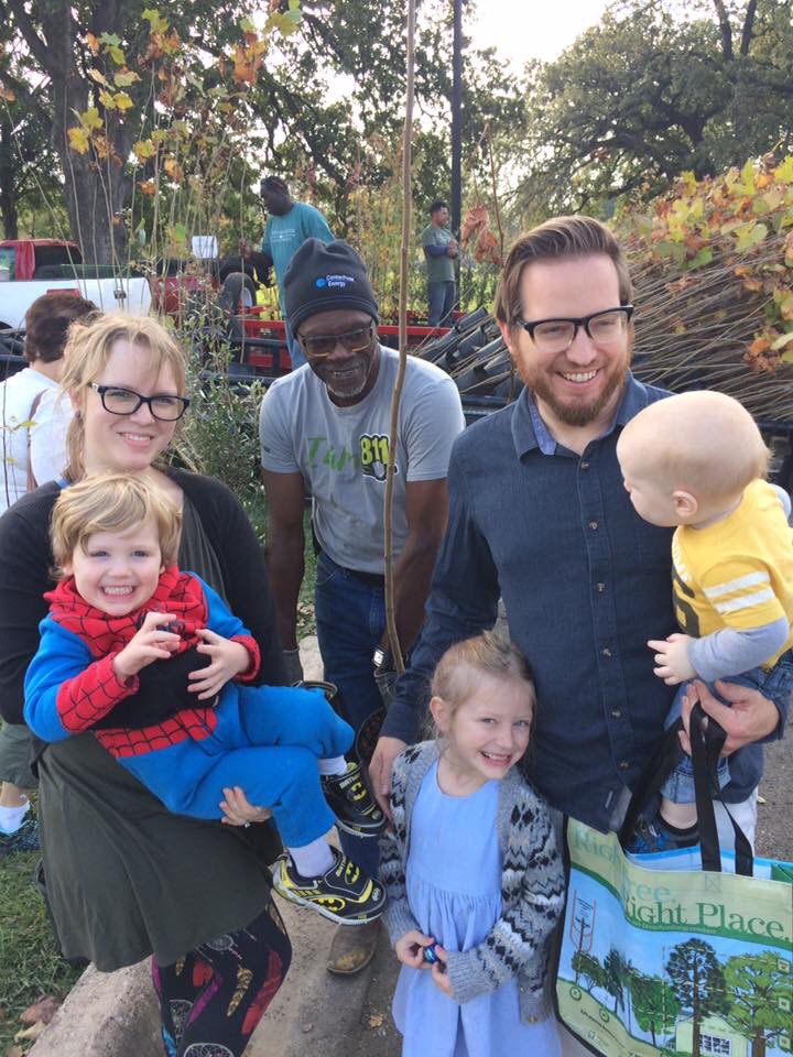 DanLambe's tweet photo. Thanks @energyinsights and @TreesForHouston for getting shade trees into the hands of TX families! #workingtrees #happyhomeowners https://t.co/FgOnEvxnQm