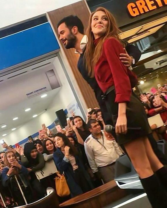 Enverim_Kaleli's tweet photo. Çok seviyorum seni❤sevdiceginin üzerine titreyisin,her firsatta yanına sokulusun,o güzelmi güzel aşkını öyle hissettiriyosunki o kadar yani😍 https://t.co/OSkOw2Ycof