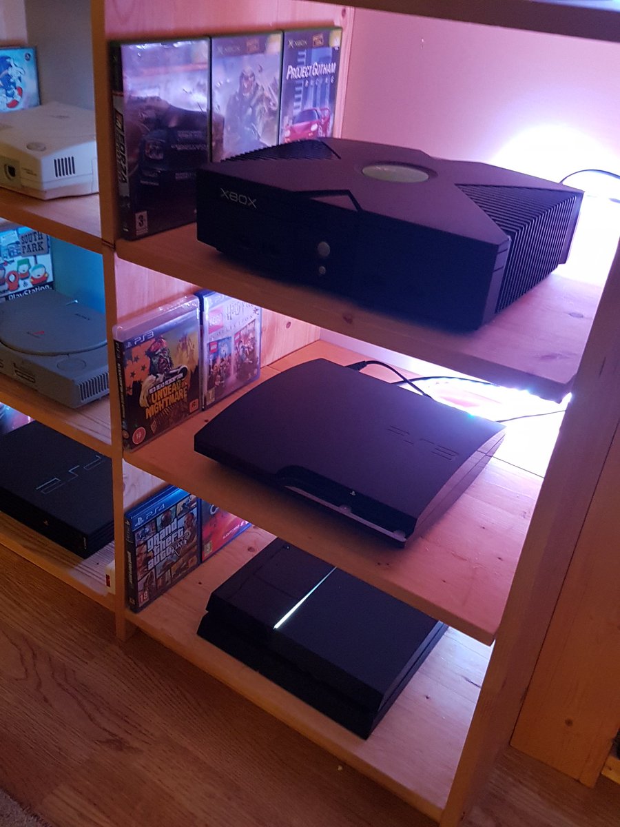retrobear82's tweet photo. Shelf shuffle...

#RetroGaming #Nintendo #Playstation  #Xbox https://t.co/Robd7Bg8ZK