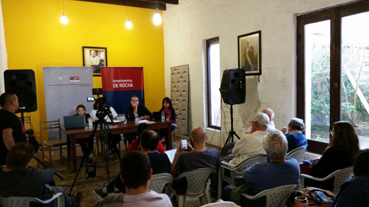Frente_Amplio's tweet photo. Con decenas de participantes, @pabloferreri en #DecoFA Rocha “El concepto de crecimiento económico es una de las caras de las monedas del desarrollo, junto con equidad y cohesión social” https://t.co/cx1trAO6fw