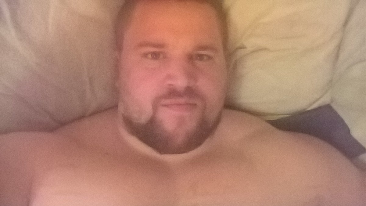 SteStevens's tweet photo. Early night for an early rise! Its EVENT DAY TOMORROW! 💪 good night all! #sleep #SleepToGrow #strength #strong #musclebuilding #focus https://t.co/YyhcKVV7dH