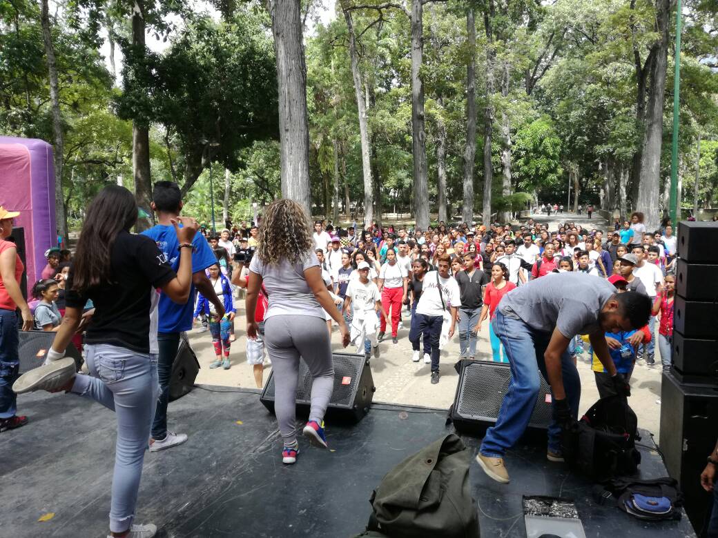pinfantea's tweet photo. ¡CON TODO! Arrancó el Plan Recrea tu Chamba. Esparcimiento deportivo, físico y cultural a más de 2mil puntos a nivel nacional y 100 en Ccs https://t.co/q0TqeRbDRs