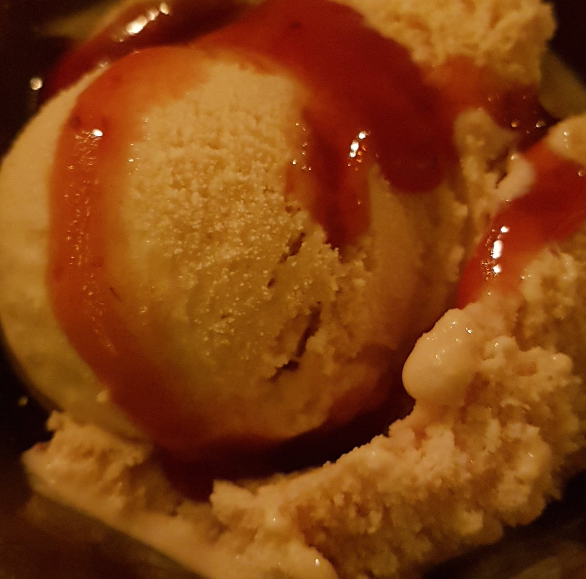 WeinachtzmanB's tweet photo. Essen war super! Jetzt gibt's noch ein schönes Eis ✌🤗
#Restaurantlord #derSebboImRestaurant #legga #LeichtundLecker https://t.co/R22rvtR6wl