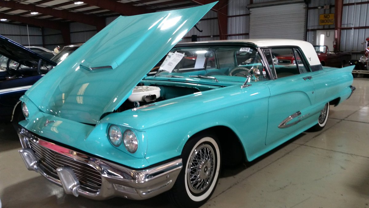 aKobayashiMaru's tweet image. A splendid specimen of a 1959 Ford Thunderbird (H9YH123157) @CarlisleEvents #FallAutoFest 2017 @SunnFunFlyIn Lakeland, #LoveFL