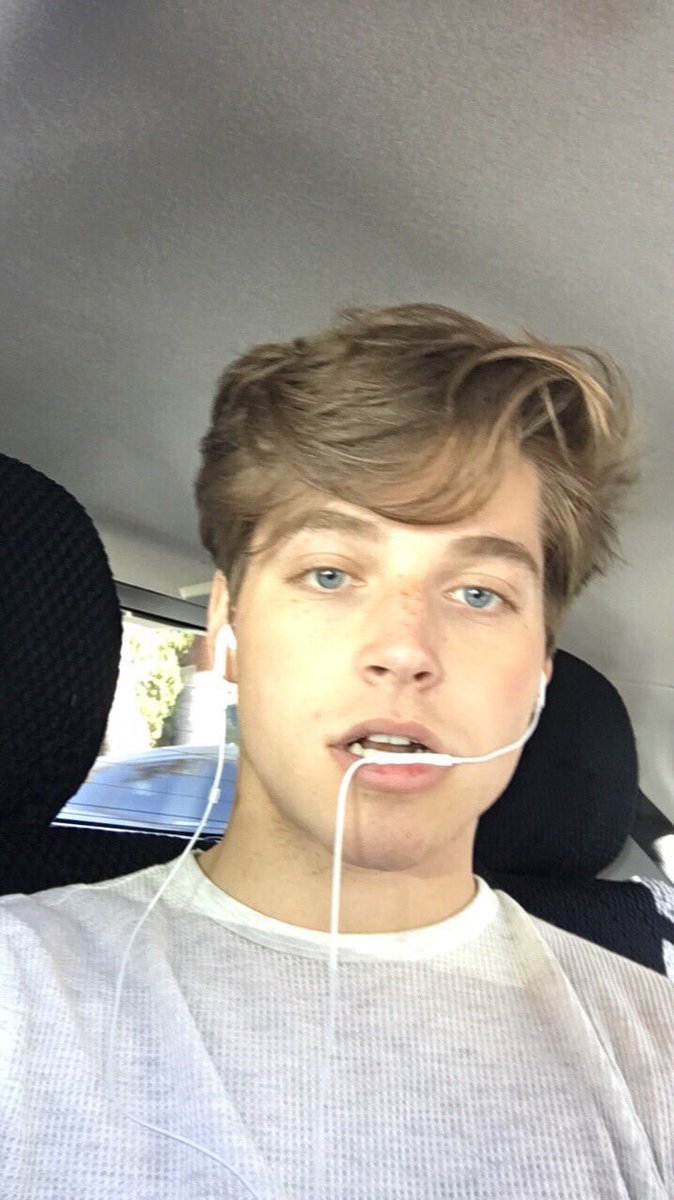 LUKANOTLUCAS's tweet photo. (218): Pornhub is actually a very wholesome website https://t.co/ReMpCWeOV8