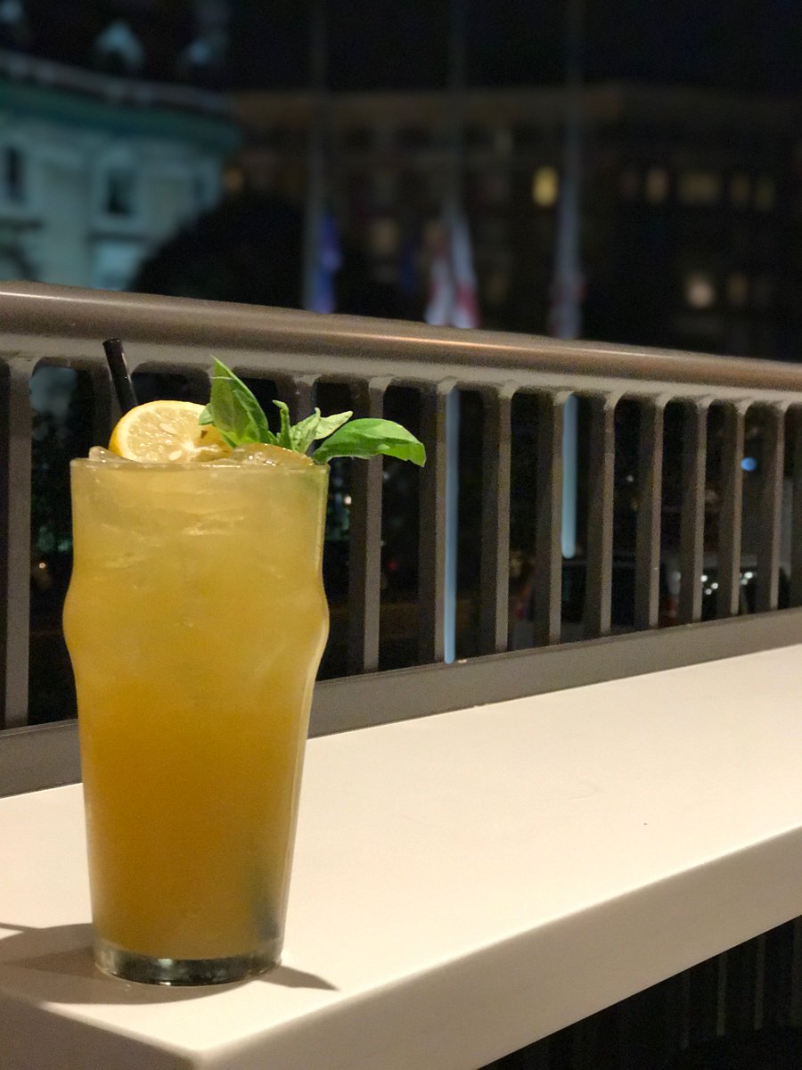 StationDC's tweet photo. We're cozying up to our Hon-E tonight. Stop by and order "Oh My Hon-E" for a sweet sip of our winter cocktail menu! https://t.co/vATDNQHRgY