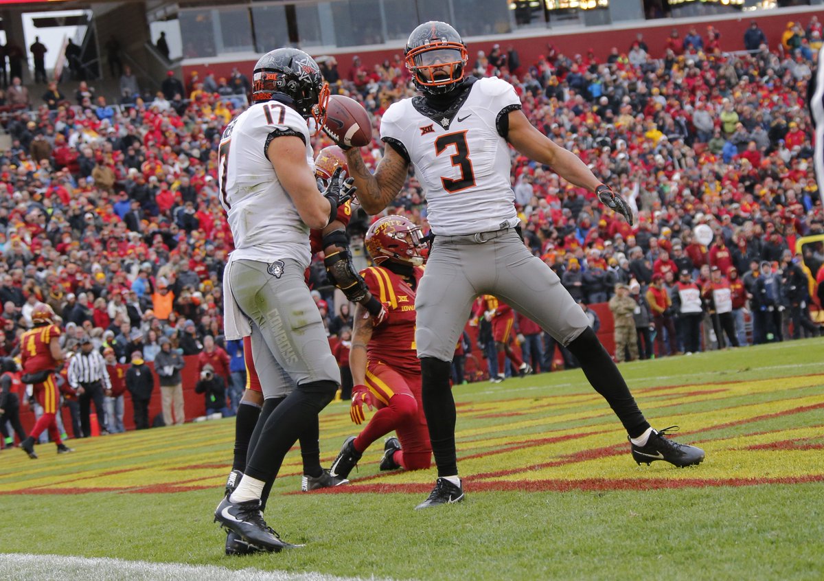 BleacherReport's tweet photo. No. 15 OK State beats No. 21 Iowa State 49-42 after game-saving INT in the end zone with 32 secs left https://t.co/TUdakF3dTn