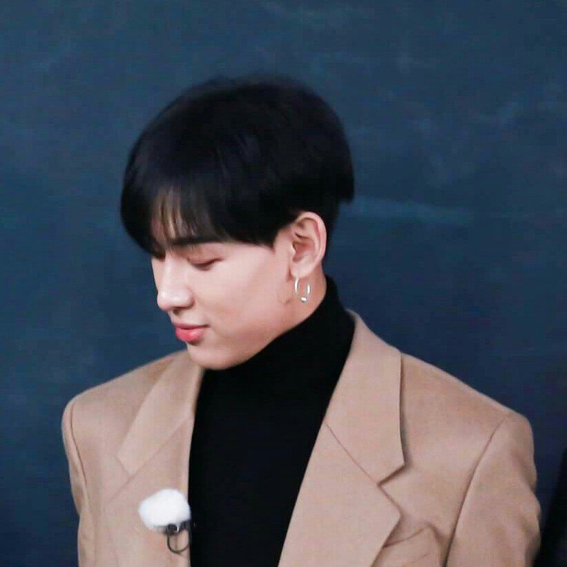 bamspics's tweet photo. 171109 • invented beauty https://t.co/z4m6ajFV7A