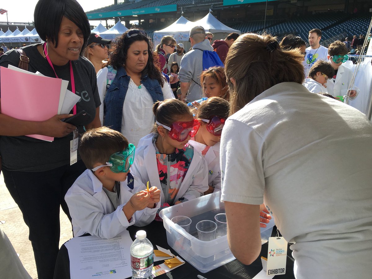 BayerUS's tweet photo. Our volunteers from Berkeley, Mission Bay and West Sacramento are at the #BASF17 showing how much fun Making Science Make Sense can be! https://t.co/pvyIPuWfFR