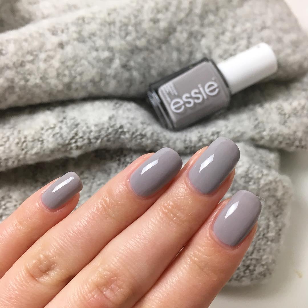 essie's tweet photo. sweater weather is definitely here & all we want is to cozy up with some hot chocolate & @kiana_lina's #withoutastitch mani! https://t.co/R7bgMdrWy0