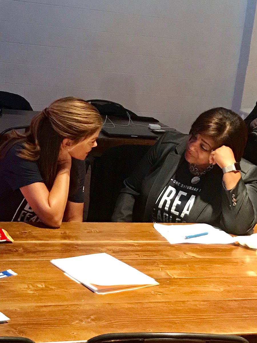 kathyireland's tweet image. Arrived at @amfam #DreamFearlessly! Kathy meeting with her dear friend @telisayancy #inspirationalwomen #techwomen 
~ @EE1_LLC #takeover