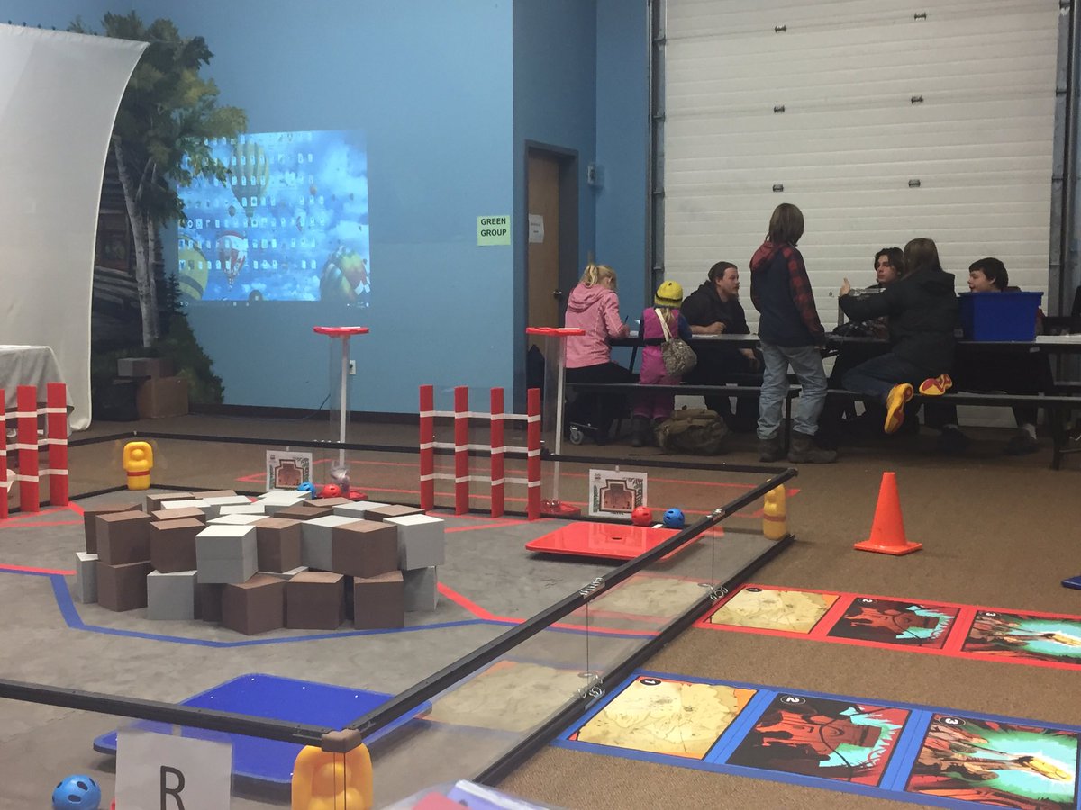 Having fun hosting the Valley League Meet! #omgrobots 🤖😁
