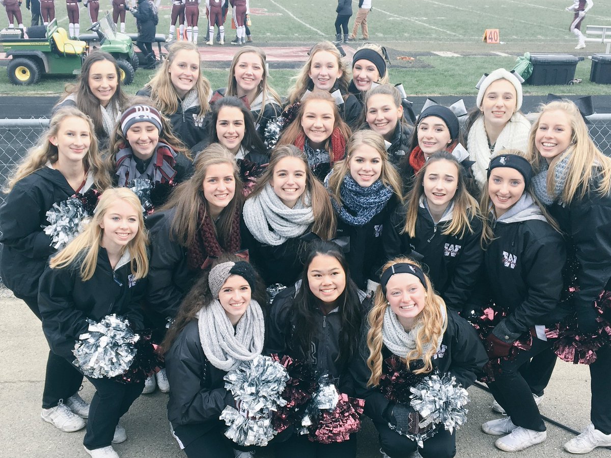 Last home game of the season! Congrats on another win <a href="/PrairieRidgeFB/">Prairie Ridge FB</a>!! #IHSAPlayoffs