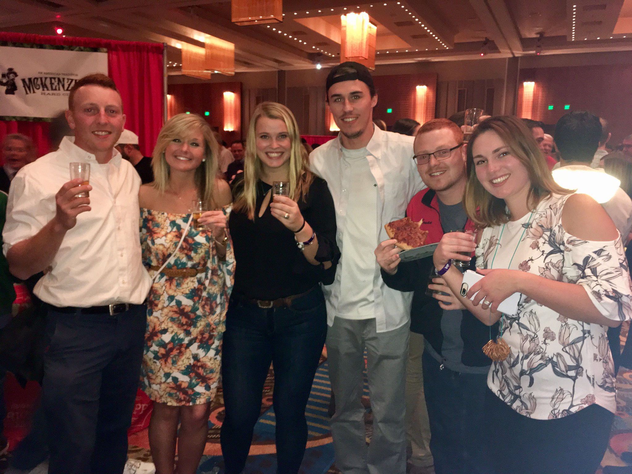 Foxwoods Resort Casino on Twitter "🍺+🍕This group is doing FoxwoodsOnTap right! Cheers to good